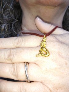 gold-mermaid-pendant